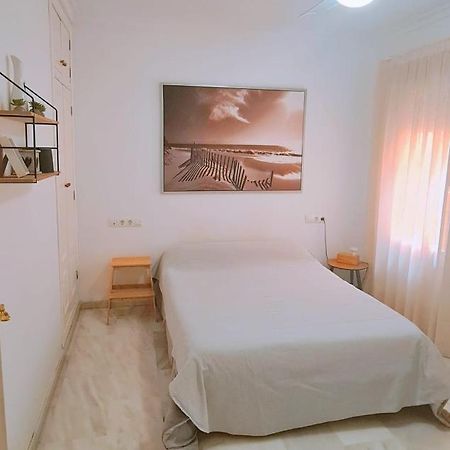 Apartamento A 2 Minutos De La Playa Y Centro Фуeнхирола Екстериор снимка