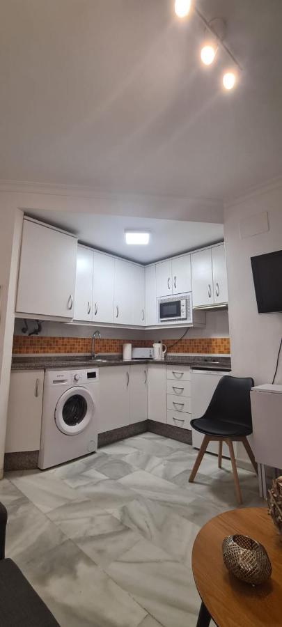 Apartamento A 2 Minutos De La Playa Y Centro Фуeнхирола Екстериор снимка