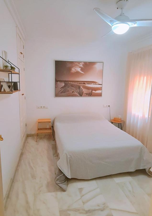 Apartamento A 2 Minutos De La Playa Y Centro Фуeнхирола Екстериор снимка
