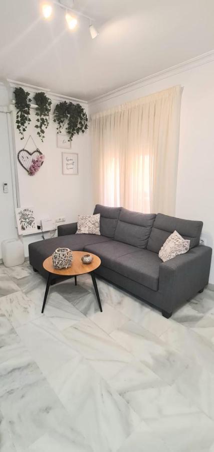 Apartamento A 2 Minutos De La Playa Y Centro Фуeнхирола Екстериор снимка